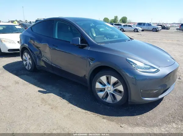 7SAYGDEE7NF426404 2022 TESLA MODEL Y - Image 1