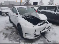 7SAYGDEE7NF427827 2022 TESLA MODEL Y