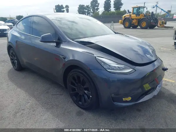 7SAYGDEE7NF431098 2022 TESLA MODEL Y - Image 1