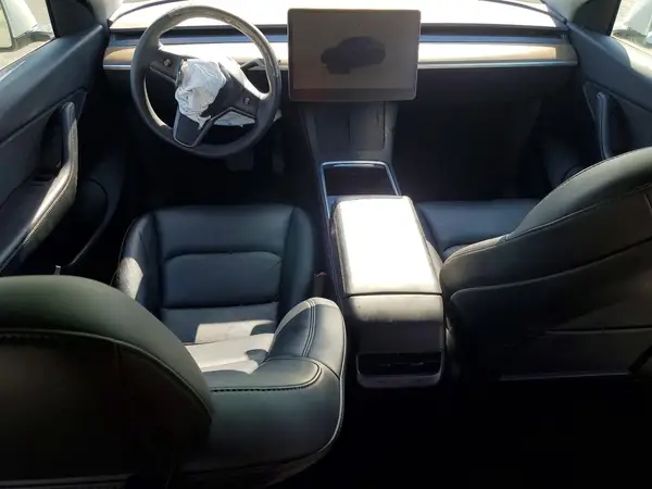 7SAYGDEE7NF439797 2022 TESLA MODEL Y - Image 8
