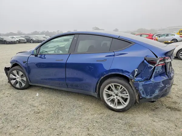 7SAYGDEE7NF441484 2022 TESLA MODEL Y - Image 2