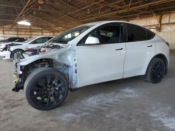 7SAYGDEE7NF445888 2022 TESLA MODEL Y - Image 1
