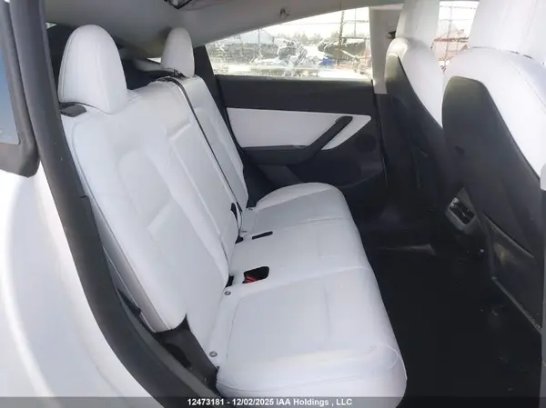 7SAYGDEE7NF447236 2022 TESLA MODEL Y - Image 8
