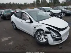 7SAYGDEE7NF447334 2022 TESLA MODEL Y