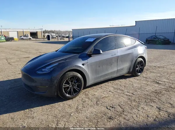 7SAYGDEE7NF460973 2022 TESLA MODEL Y - Image 2