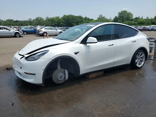 7SAYGDEE7NF462822 2022 TESLA MODEL Y - Image 1