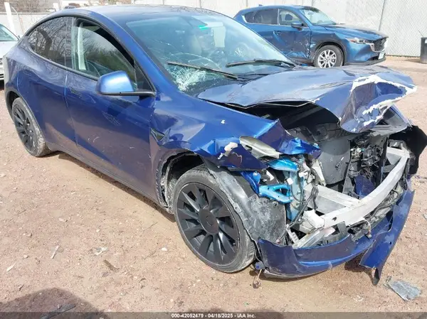 7SAYGDEE7NF480821 2022 TESLA MODEL Y - Image 1