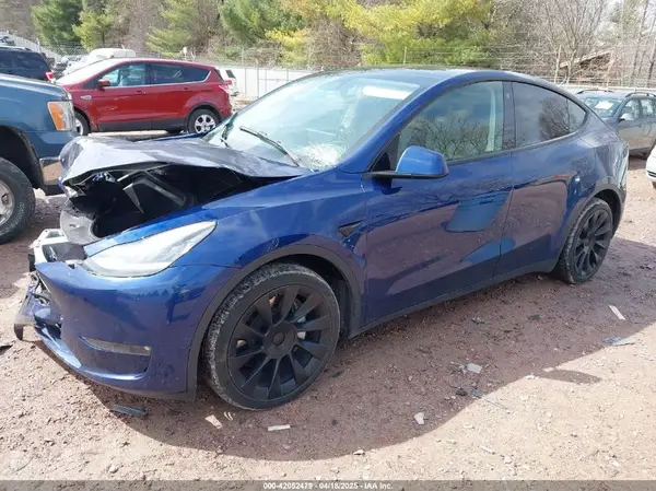 7SAYGDEE7NF480821 2022 TESLA MODEL Y - Image 2