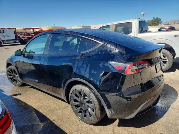 7SAYGDEE7NF481130 2022 TESLA MODEL Y - Image 2