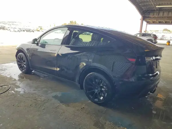 7SAYGDEE7NF494413 2022 TESLA MODEL Y - Image 2