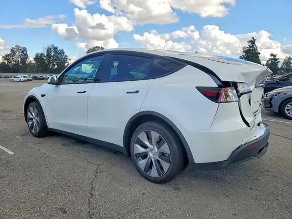 7SAYGDEE7NF512120 2022 TESLA MODEL Y - Image 2