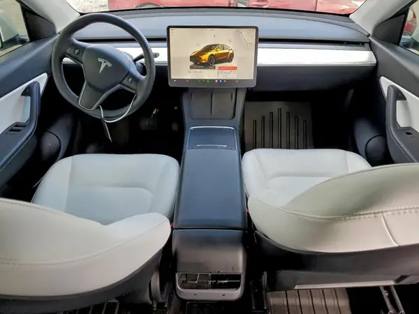 7SAYGDEE7NF512246 2022 TESLA MODEL Y - Image 8