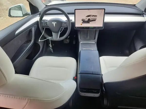 7SAYGDEE7NF517981 2022 TESLA MODEL Y - Image 8