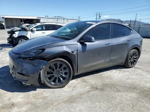 7SAYGDEE7NF537857 2022 TESLA MODEL Y - Image 1