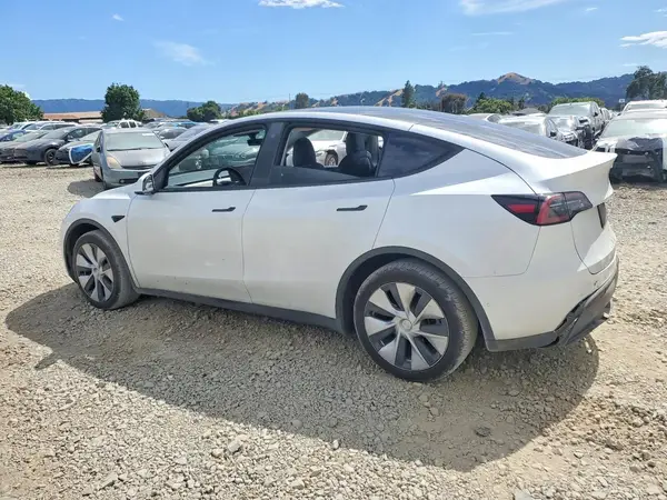 7SAYGDEE7NF538278 2022 TESLA MODEL Y - Image 2