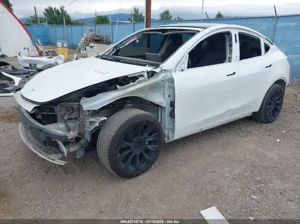 7SAYGDEE7NF544033 2022 TESLA MODEL Y - Image 2
