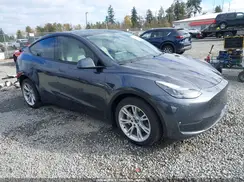 7SAYGDEE7NF546820 2022 TESLA MODEL Y