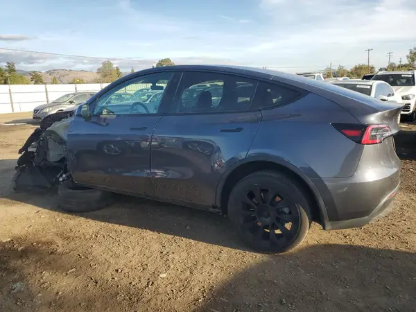 7SAYGDEE7NF548650 2022 TESLA MODEL Y - Image 2