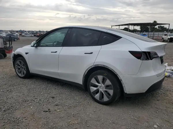 7SAYGDEE7NF553069 2022 TESLA MODEL Y - Image 2