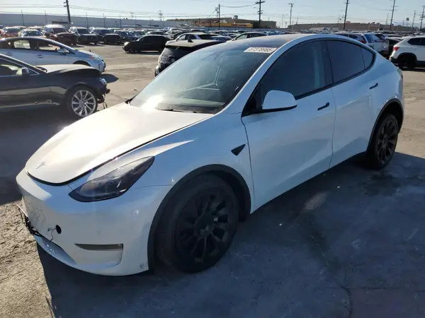 7SAYGDEE7NF557963 2022 TESLA MODEL Y - Image 1