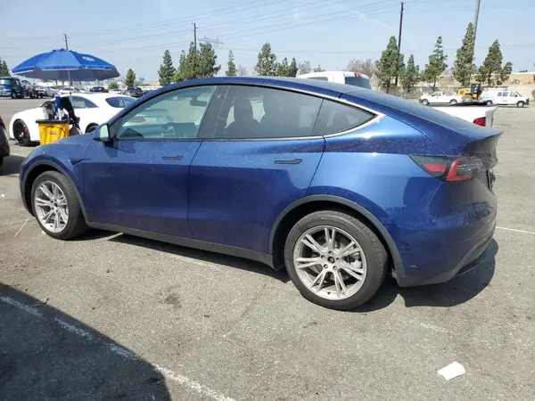 7SAYGDEE7NF559003 2022 TESLA MODEL Y - Image 2