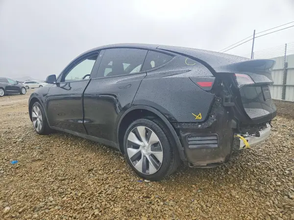 7SAYGDEE7NF569336 2022 TESLA MODEL Y - Image 2