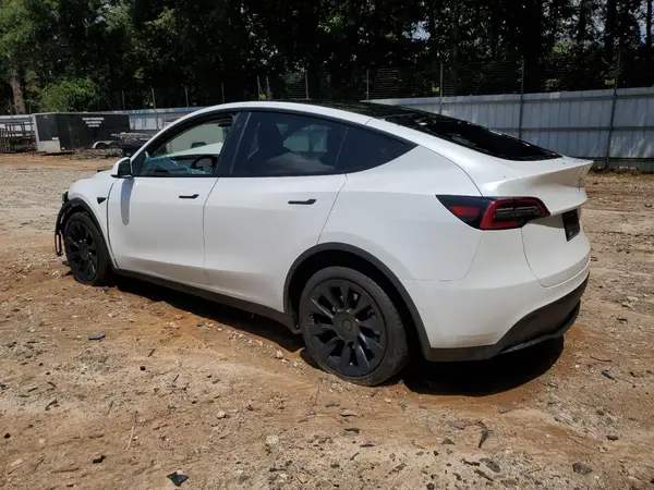 7SAYGDEE7NF570924 2022 TESLA MODEL Y - Image 2