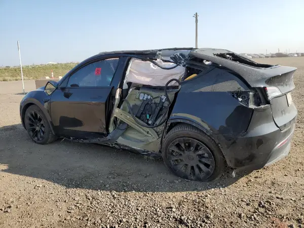 7SAYGDEE7NF572785 2022 TESLA MODEL Y - Image 2