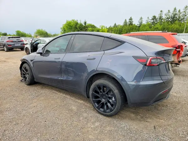 7SAYGDEE7NF574102 2022 TESLA MODEL Y - Image 2