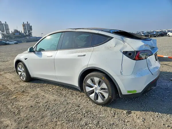 7SAYGDEE7PA023460 2023 TESLA MODEL Y - Image 2
