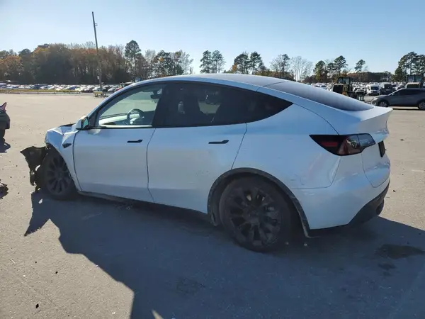 7SAYGDEE7PA026343 2023 TESLA MODEL Y - Image 2