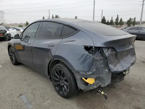 7SAYGDEE7PA029761 2023 TESLA MODEL Y - Image 2