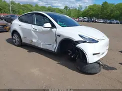 7SAYGDEE7PA035768 2023 TESLA MODEL Y
