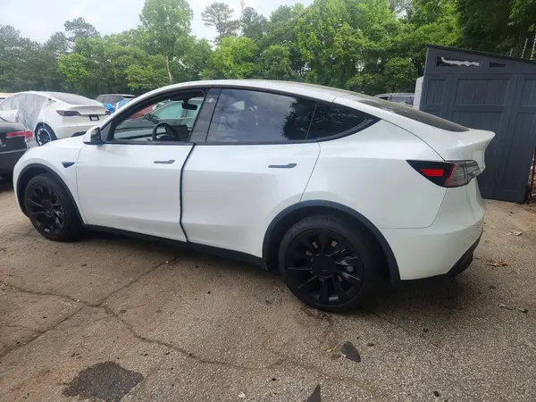 7SAYGDEE7PA036161 2023 TESLA MODEL Y - Image 2