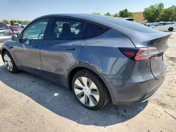 7SAYGDEE7PA040307 2023 TESLA MODEL Y - Image 2