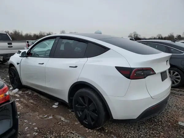 7SAYGDEE7PA051775 2023 TESLA MODEL Y - Image 2