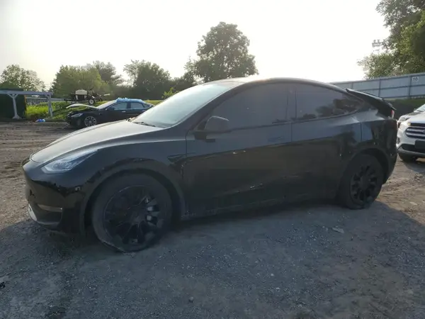 7SAYGDEE7PA059259 2023 TESLA MODEL Y - Image 1