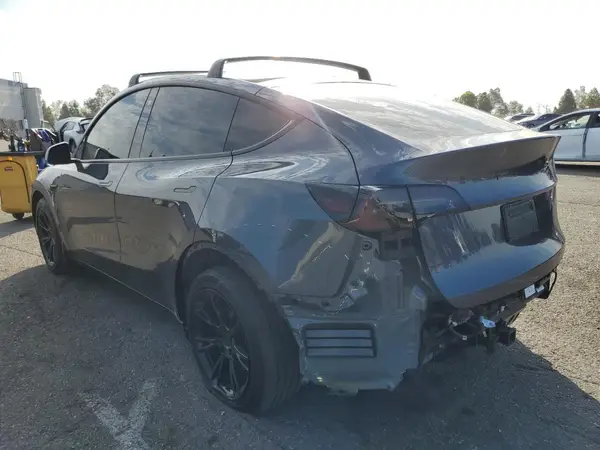 7SAYGDEE7PA067247 2023 TESLA MODEL Y - Image 2