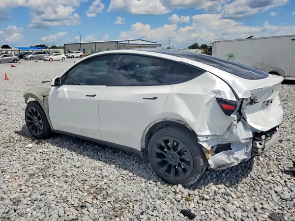7SAYGDEE7PA070374 2023 TESLA MODEL Y - Image 2