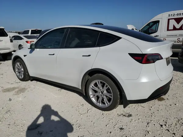 7SAYGDEE7PA078488 2023 TESLA MODEL Y - Image 2