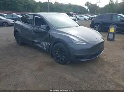 7SAYGDEE7PA078717 2023 TESLA MODEL Y
