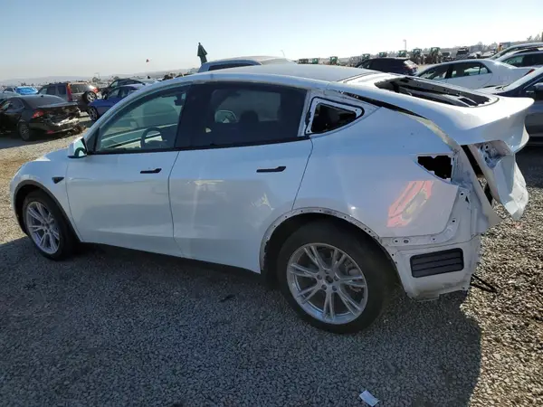 7SAYGDEE7PA079382 2023 TESLA MODEL Y - Image 2