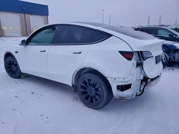 7SAYGDEE7PA083772 2023 TESLA MODEL Y - Image 2