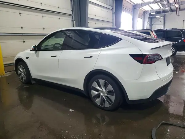 7SAYGDEE7PA086381 2023 TESLA MODEL Y - Image 2