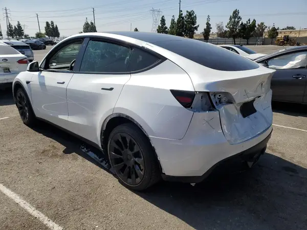 7SAYGDEE7PA092083 2023 TESLA MODEL Y - Image 2