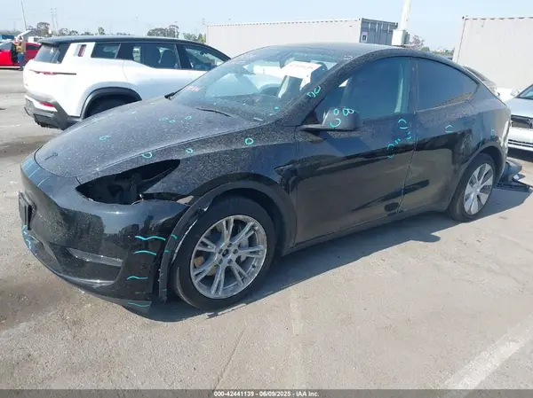 7SAYGDEE7PA092326 2023 TESLA MODEL Y - Image 2