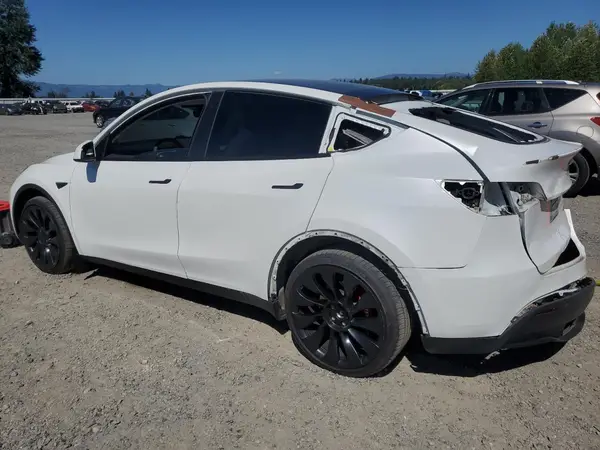 7SAYGDEE7PA098675 2023 TESLA MODEL Y - Image 2