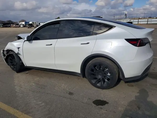 7SAYGDEE7PA101154 2023 TESLA MODEL Y - Image 2