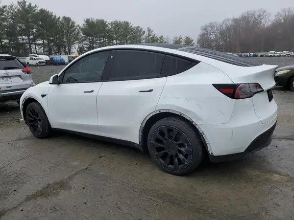 7SAYGDEE7PA102174 2023 TESLA MODEL Y - Image 2
