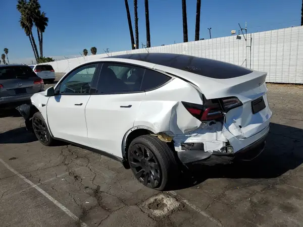 7SAYGDEE7PA105043 2023 TESLA MODEL Y - Image 2